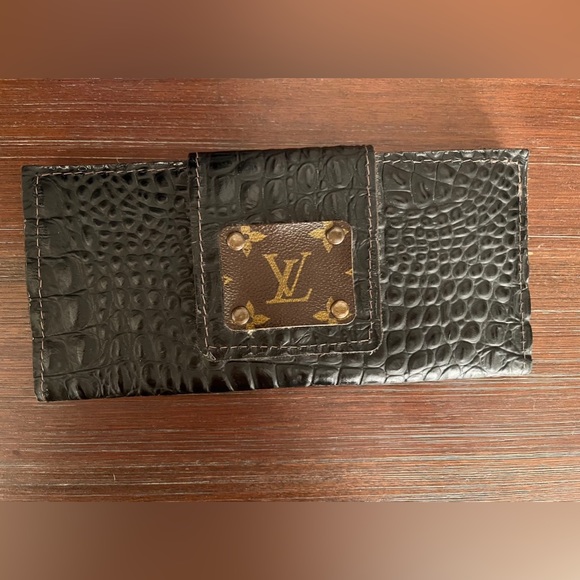 keep it gypsy Handbags - Keep it Gypsy LV clutch